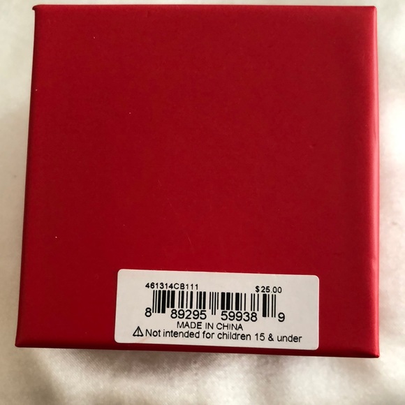 Betsey Johnson Silver Tone & Acrylic Snowflake Stud Earrings Crystal Accents NIB - Picture 10 of 11